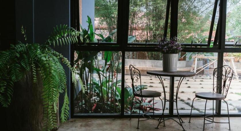 Hug Inn Phrae Extérieur photo